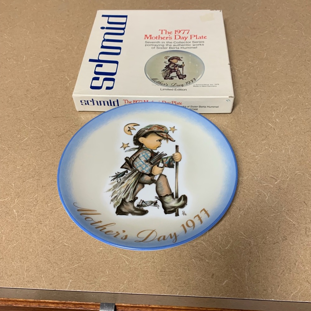 Schmid 1977 Mother’s Day plate